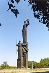 Сдаю 1-комн. квартиру в районе пам. Победы,  ул. Коммунистическая!